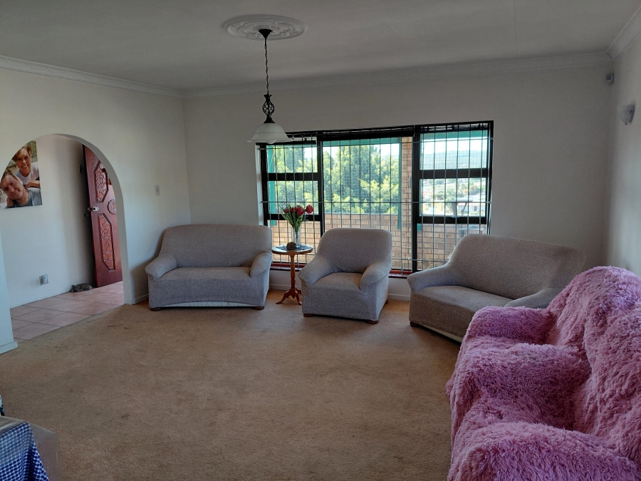 4 Bedroom Property for Sale in Heuwelkruin Eastern Cape